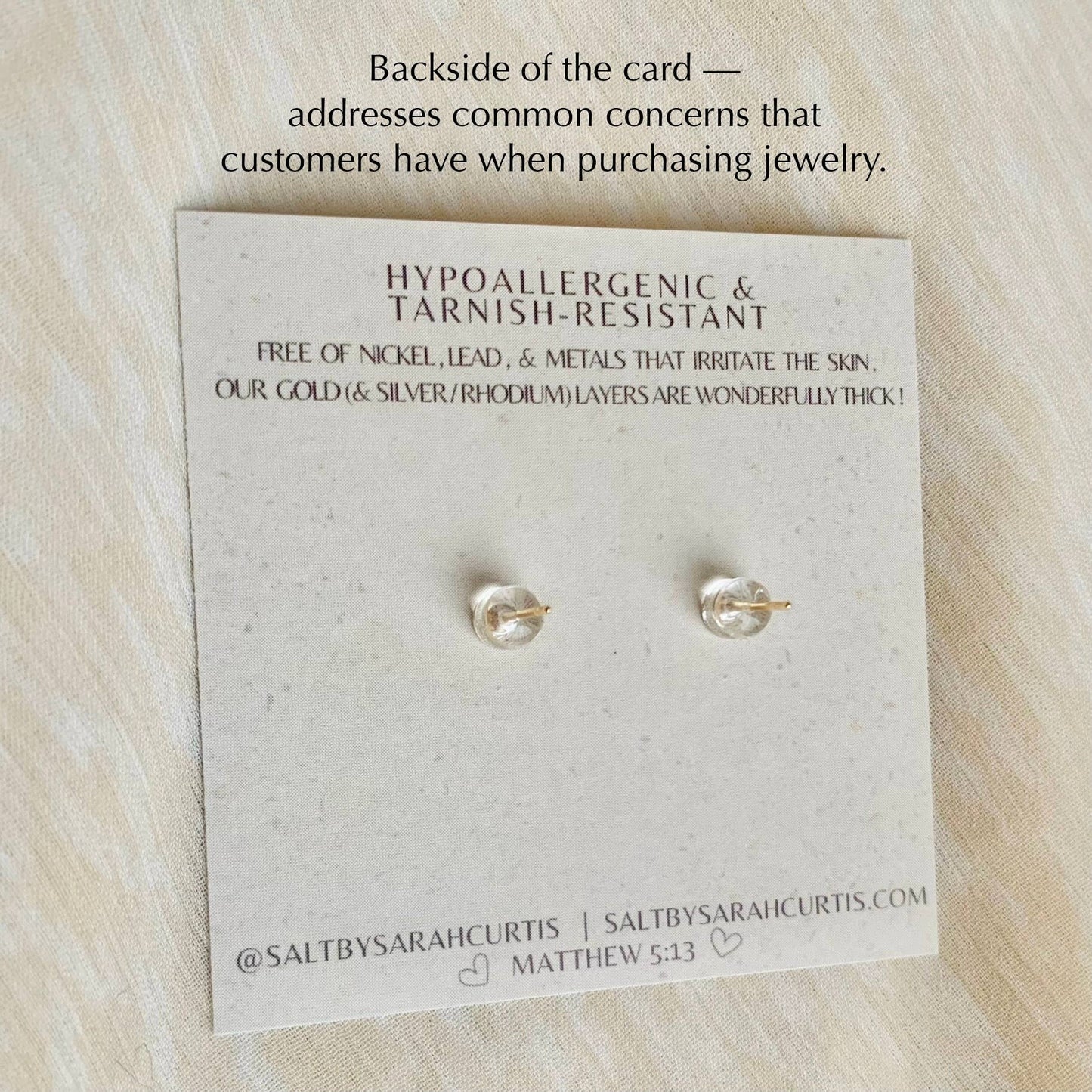 DAINTY DAISY STUDS: GOLD